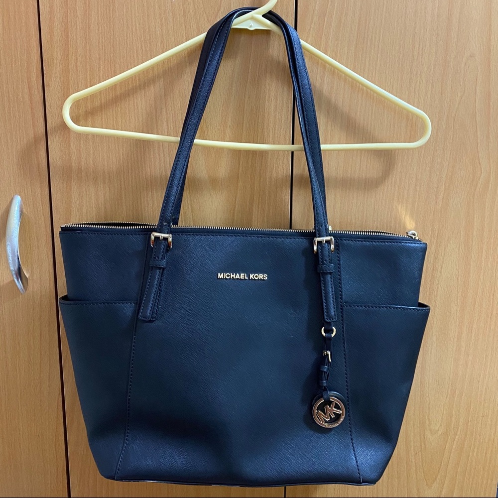 MICHAEL KORS Jet Set Large Crossgrain Leather Tote